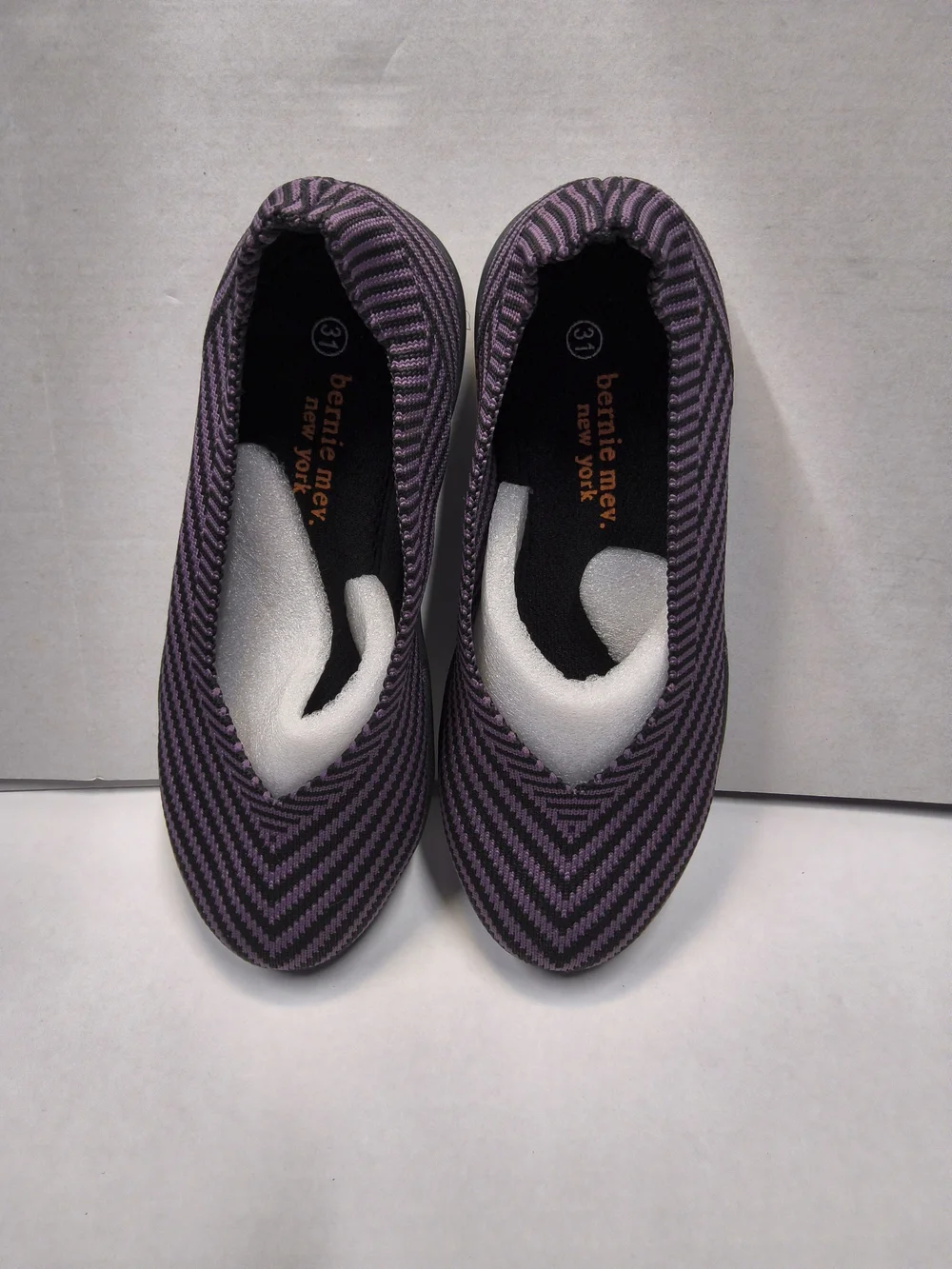 New In Box bernie mev. Girls Purple and Black Chevron Slip-On Flats Size 31